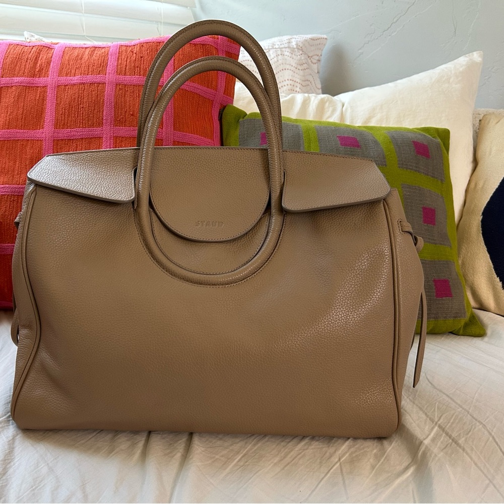 STAUD Maude carryall. Color - Dune